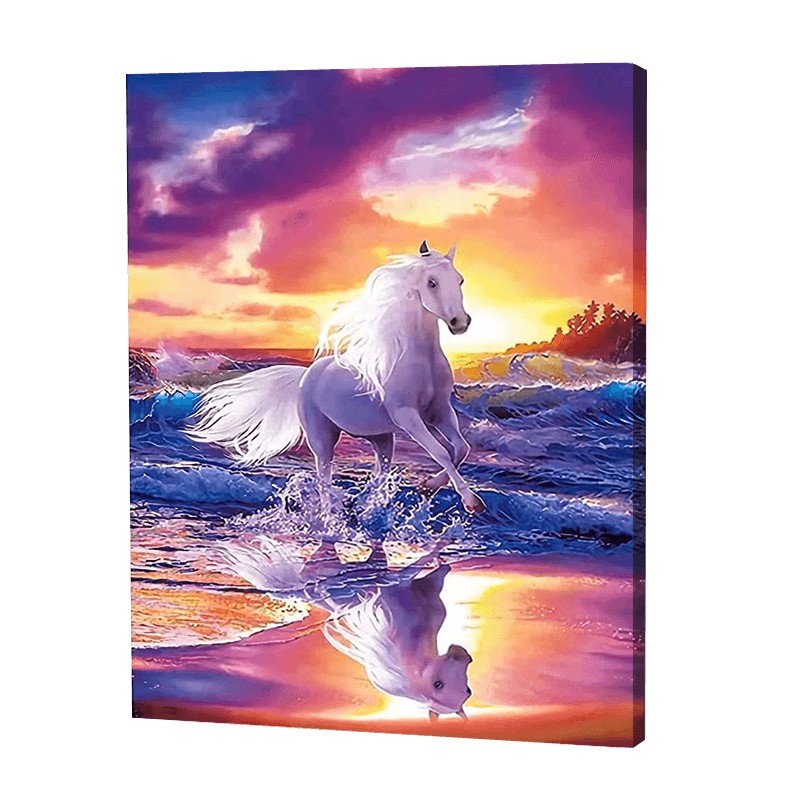 Biały koń na plaży | Haft Diamentowy